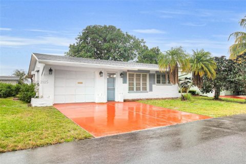 Casa en venta en Tamarac, Florida, 2 dormitorios, 103.86 m2 № 1989269 - foto 3