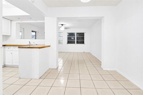 Casa en venta en Tamarac, Florida, 2 dormitorios, 103.86 m2 № 1989269 - foto 6