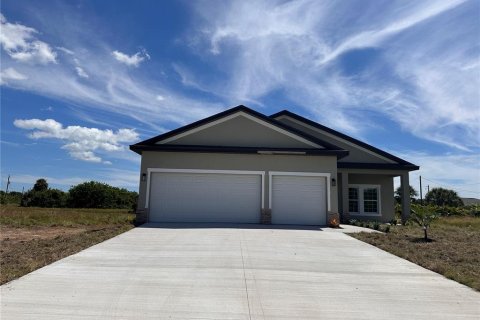Villa ou maison à Rotonda, Floride 4 chambres, 181.16 m2 № 2406711