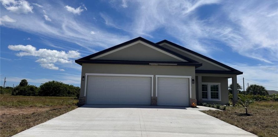 Villa ou maison à Rotonda, Floride 4 chambres, 181.16 m2 № 2406711