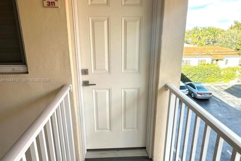 Condominio en alquiler en Coral Gables, Florida, 1 dormitorio, 38.09 m2 № 2004174 - foto 6