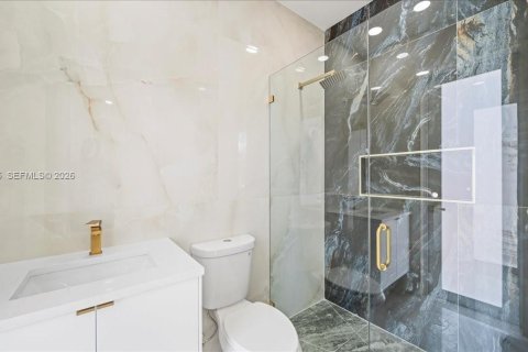 House in Lehigh Acres, Florida 3 bedrooms № 2030921 - photo 16