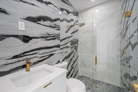 House in Lehigh Acres, Florida 3 bedrooms № 2030921 - photo 14