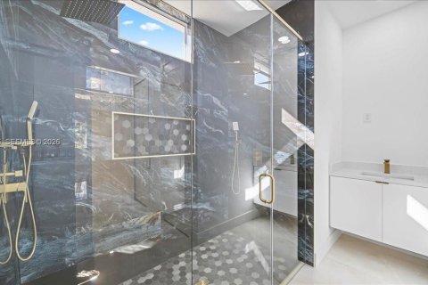 House in Lehigh Acres, Florida 3 bedrooms № 2030921 - photo 12