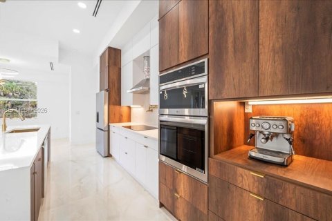 House in Lehigh Acres, Florida 3 bedrooms № 2030921 - photo 8