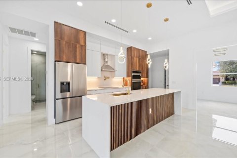 House in Lehigh Acres, Florida 3 bedrooms № 2030921 - photo 10