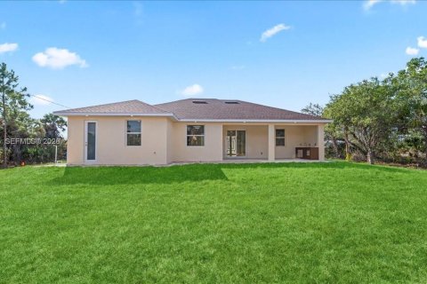 House in Lehigh Acres, Florida 3 bedrooms № 2030921 - photo 27