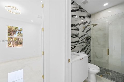 House in Lehigh Acres, Florida 3 bedrooms № 2030921 - photo 15