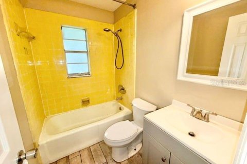 Villa ou maison à louer à DeLand, Floride: 2 chambres, 144.18 m2 № 2429663 - photo 11