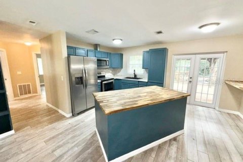 Villa ou maison à louer à DeLand, Floride: 2 chambres, 144.18 m2 № 2429663 - photo 5