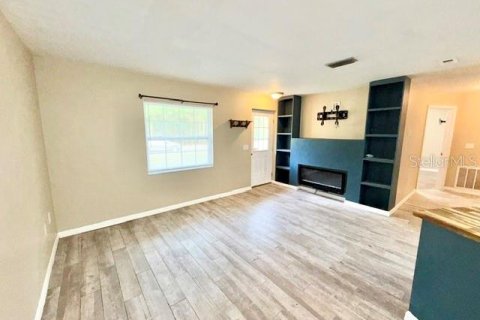 Villa ou maison à louer à DeLand, Floride: 2 chambres, 144.18 m2 № 2429663 - photo 4