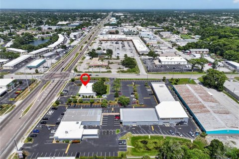 Commercial property in Port Richey, Florida № 2219442 - photo 8