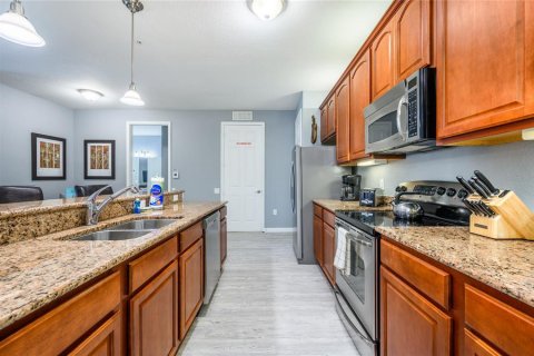 Condo in Orlando, Florida, 2 bedrooms  № 2116864 - photo 15
