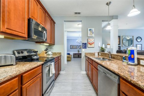 Condo in Orlando, Florida, 2 bedrooms  № 2116864 - photo 14