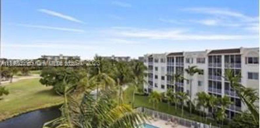 Apartment in Pompano Beach, Florida 2 bedrooms, 106.47 sq.m. № 1953542