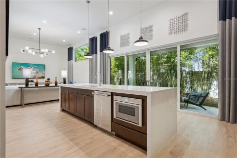 Townhouse in Winter Park, Florida 3 bedrooms, 240.15 sq.m. № 2140497 - photo 18