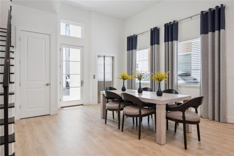 Townhouse in Winter Park, Florida 3 bedrooms, 240.15 sq.m. № 2140497 - photo 7