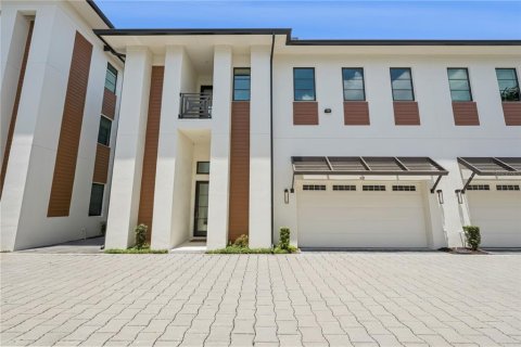 Touwnhouse à Winter Park, Floride 3 chambres, 240.15 m2 № 2140497