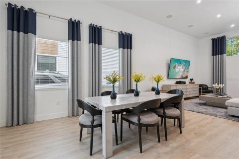 Townhouse in Winter Park, Florida 3 bedrooms, 240.15 sq.m. № 2140497 - photo 9