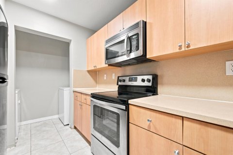 Touwnhouse à louer à Pembroke Pines, Floride: 3 chambres, 129.23 m2 № 2268130 - photo 13