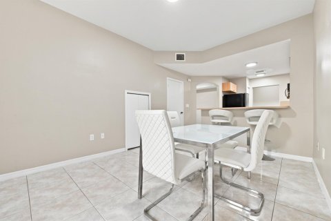 Touwnhouse à louer à Pembroke Pines, Floride: 3 chambres, 129.23 m2 № 2268130 - photo 20