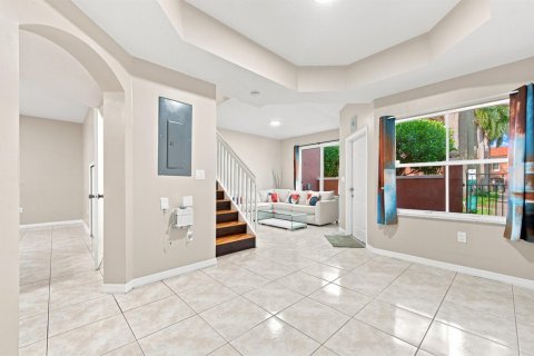 Touwnhouse à louer à Pembroke Pines, Floride: 3 chambres, 129.23 m2 № 2268130 - photo 10