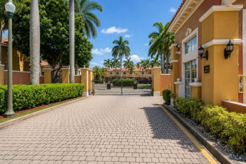 Touwnhouse à louer à Pembroke Pines, Floride: 3 chambres, 129.23 m2 № 2268130 - photo 3