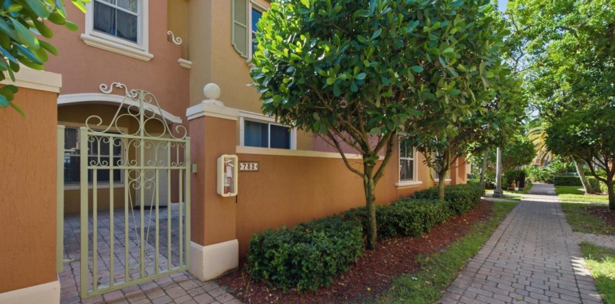 Touwnhouse à Pembroke Pines, Floride 3 chambres, 129.23 m2 № 2268130