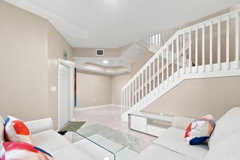 Touwnhouse à louer à Pembroke Pines, Floride: 3 chambres, 129.23 m2 № 2268130 - photo 8