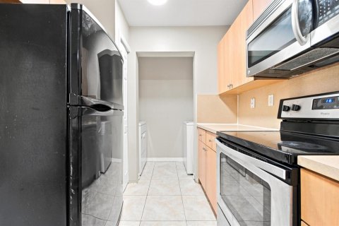 Touwnhouse à louer à Pembroke Pines, Floride: 3 chambres, 129.23 m2 № 2268130 - photo 14