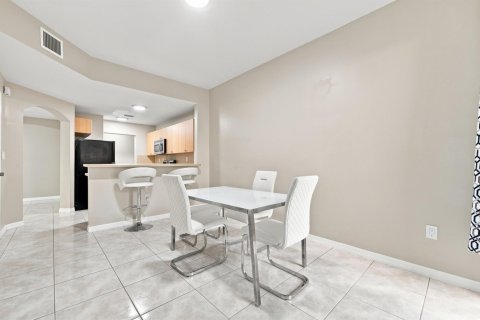 Touwnhouse à louer à Pembroke Pines, Floride: 3 chambres, 129.23 m2 № 2268130 - photo 19