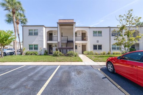Condo in Seminole, Florida, 2 bedrooms № 2210235 - photo 27