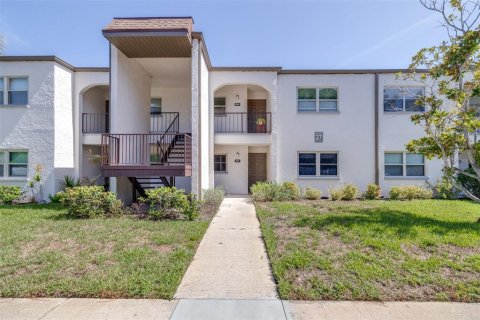 Condo in Seminole, Florida, 2 bedrooms № 2210235