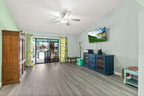 House in Palm Coast, Florida 3 bedrooms, 221.85 sq.m. № 1558384 - photo 9