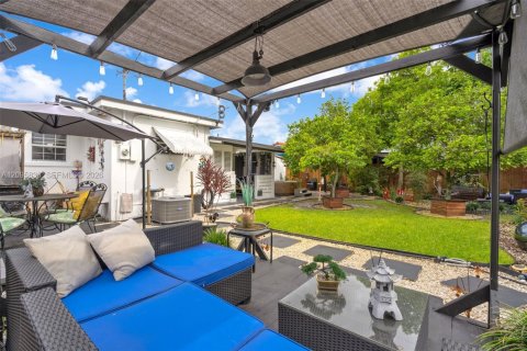 Casa en venta en Hialeah, Florida, 3 dormitorios, 105.35 m2 № 2387774 - foto 25