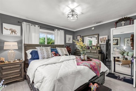 Casa en venta en Hialeah, Florida, 3 dormitorios, 105.35 m2 № 2387774 - foto 13
