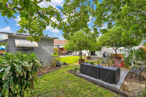 Casa en venta en Hialeah, Florida, 3 dormitorios, 105.35 m2 № 2387774 - foto 24