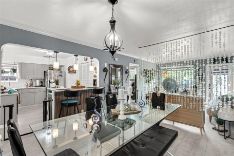 Casa en venta en Hialeah, Florida, 3 dormitorios, 105.35 m2 № 2387774 - foto 7
