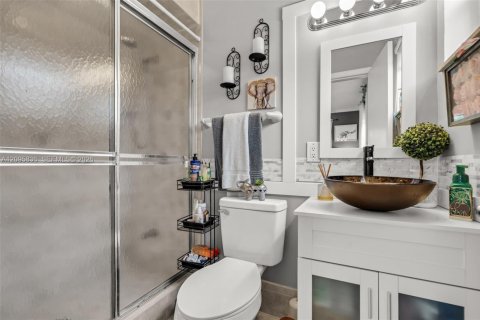 Casa en venta en Hialeah, Florida, 3 dormitorios, 105.35 m2 № 2387774 - foto 15