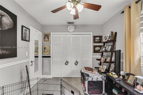 Casa en venta en Hialeah, Florida, 3 dormitorios, 105.35 m2 № 2387774 - foto 17
