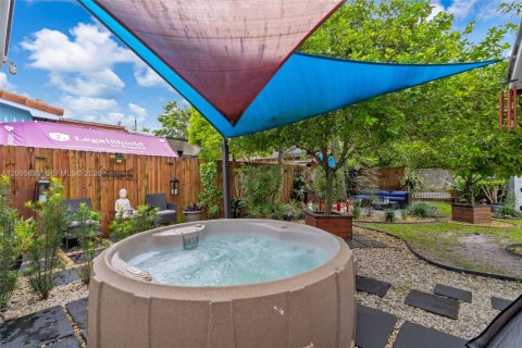 Casa en venta en Hialeah, Florida, 3 dormitorios, 105.35 m2 № 2387774 - foto 22
