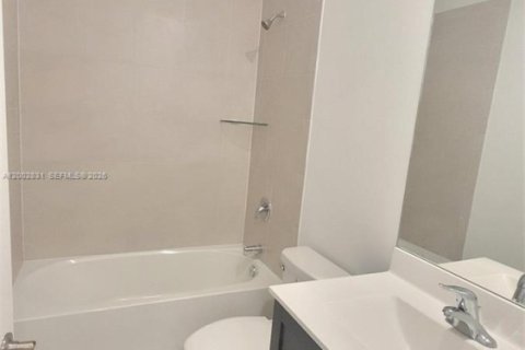 Adosado en alquiler en Miami, Florida, 3 dormitorios, 141.21 m2 № 2068063 - foto 12