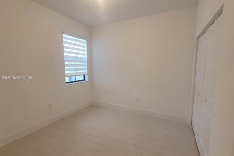 Adosado en alquiler en Miami, Florida, 3 dormitorios, 141.21 m2 № 2068063 - foto 14