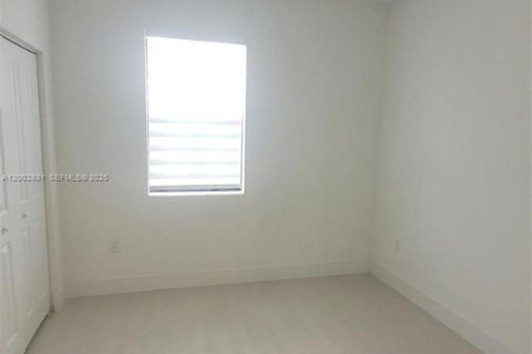 Adosado en alquiler en Miami, Florida, 3 dormitorios, 141.21 m2 № 2068063 - foto 17