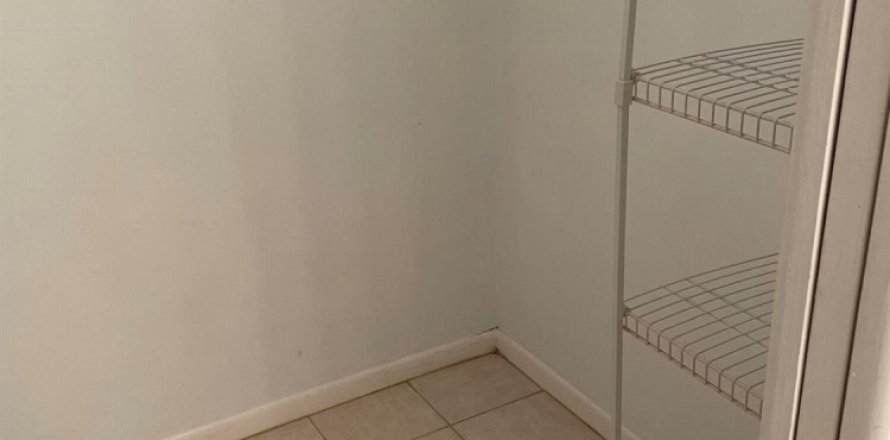 Condominio en Stuart, Florida, 2 dormitorios  № 825646