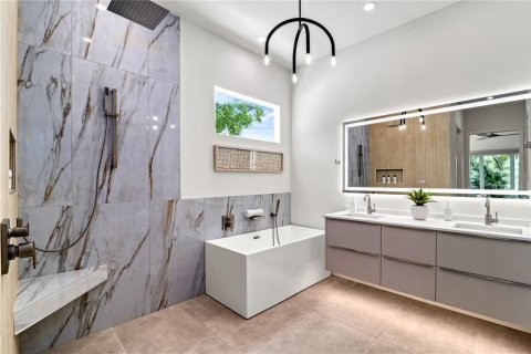 Casa en venta en Sarasota, Florida, 5 dormitorios, 309.74 m2 № 2113305 - foto 27