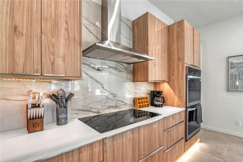 Casa en venta en Sarasota, Florida, 5 dormitorios, 309.74 m2 № 2113305 - foto 11