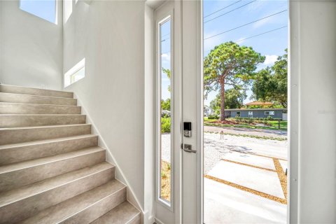 Casa en venta en Sarasota, Florida, 5 dormitorios, 309.74 m2 № 2113305 - foto 2