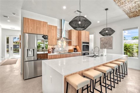 Casa en venta en Sarasota, Florida, 5 dormitorios, 309.74 m2 № 2113305 - foto 5