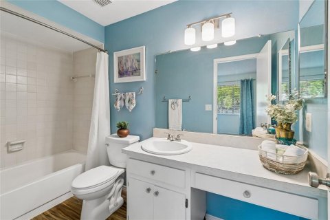 Townhouse in Temple Terrace, Florida 2 bedrooms, 116.13 sq.m. № 2223493 - photo 14